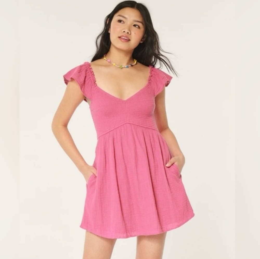 NWT Hollister Flutter Sleeve Smocked Romper Mini Dress Pink V Neck Cotton SM Reg